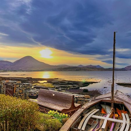 Carnmhor, Isle Of Skye - Stunning 242 Year Old Cottage On Its Own Sea Shore! Breakish المظهر الخارجي الصورة