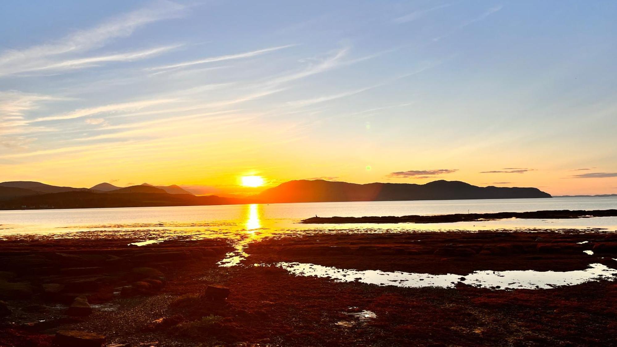 Carnmhor, Isle Of Skye - Stunning 242 Year Old Cottage On Its Own Sea Shore! Breakish المظهر الخارجي الصورة