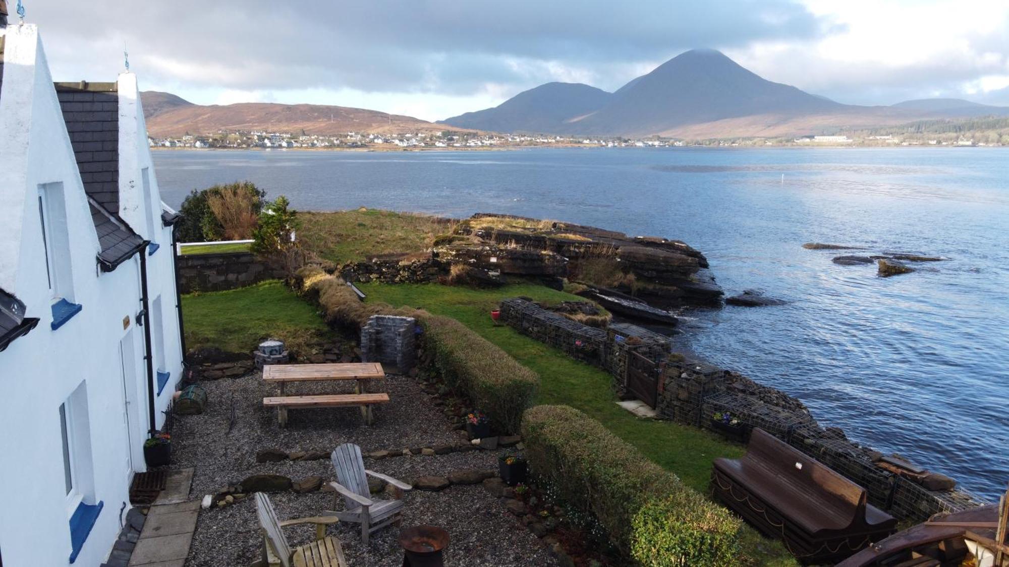 Carnmhor, Isle Of Skye - Stunning 242 Year Old Cottage On Its Own Sea Shore! Breakish المظهر الخارجي الصورة
