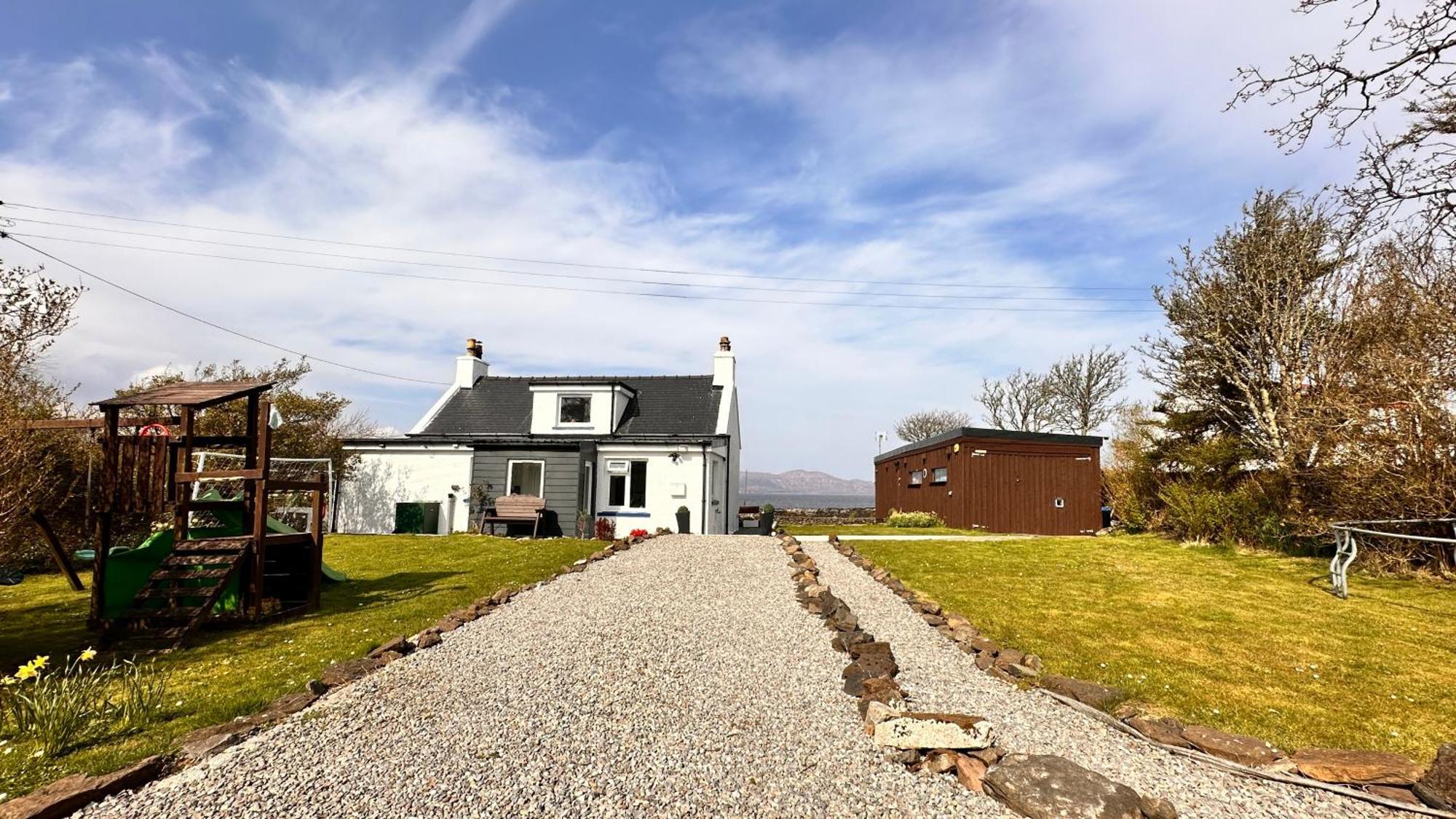 Carnmhor, Isle Of Skye - Stunning 242 Year Old Cottage On Its Own Sea Shore! Breakish المظهر الخارجي الصورة