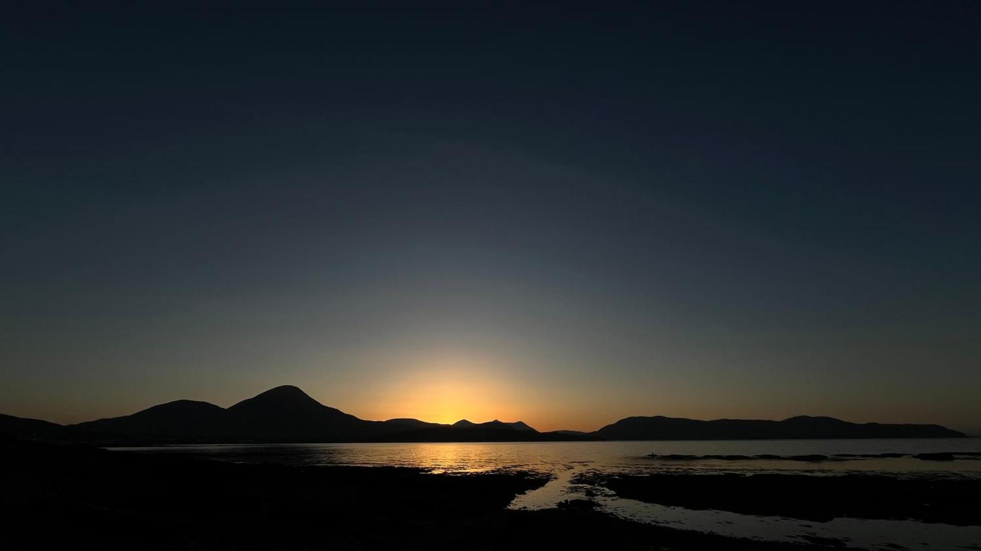 Carnmhor, Isle Of Skye - Stunning 242 Year Old Cottage On Its Own Sea Shore! Breakish المظهر الخارجي الصورة