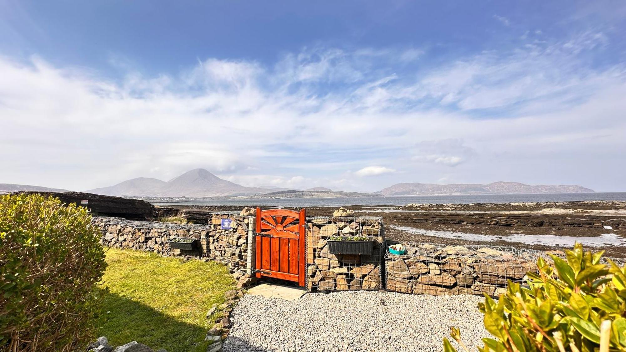 Carnmhor, Isle Of Skye - Stunning 242 Year Old Cottage On Its Own Sea Shore! Breakish المظهر الخارجي الصورة