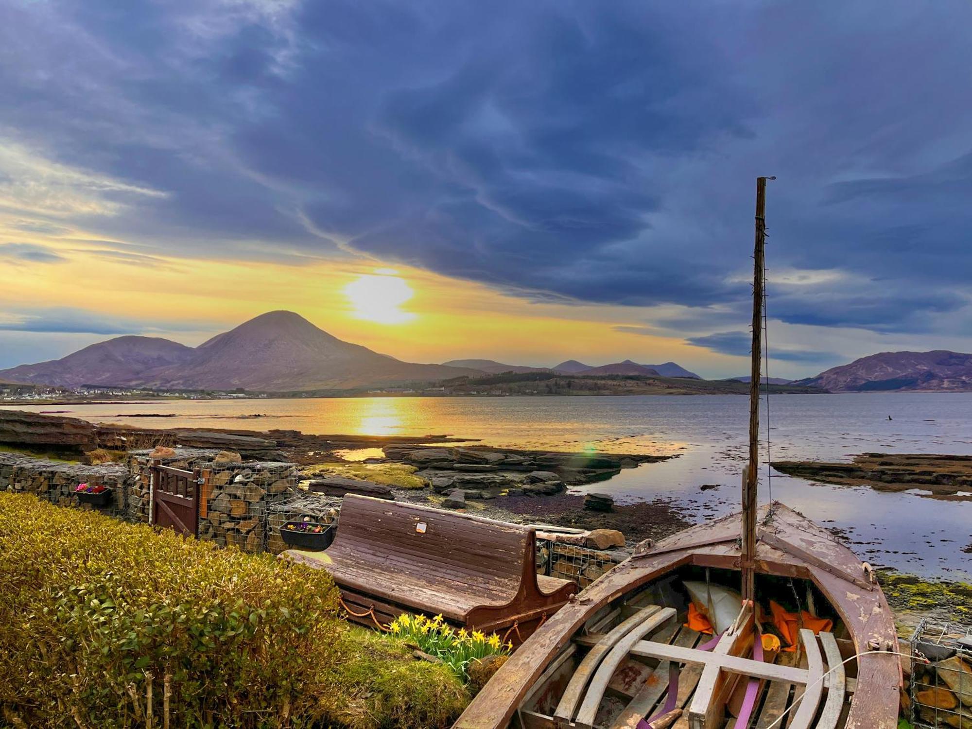 Carnmhor, Isle Of Skye - Stunning 242 Year Old Cottage On Its Own Sea Shore! Breakish المظهر الخارجي الصورة