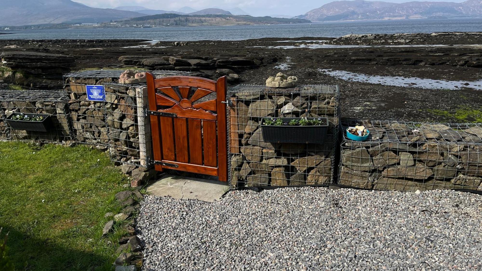 Carnmhor, Isle Of Skye - Stunning 242 Year Old Cottage On Its Own Sea Shore! Breakish المظهر الخارجي الصورة