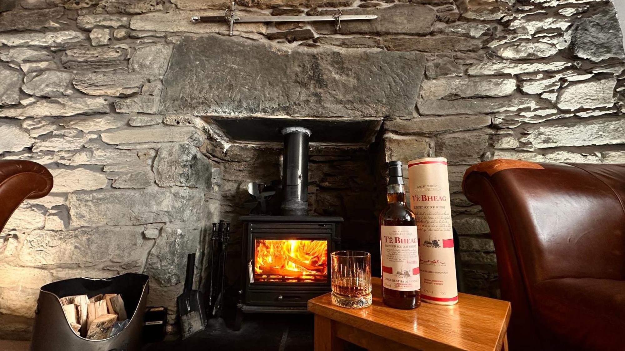 Carnmhor, Isle Of Skye - Stunning 242 Year Old Cottage On Its Own Sea Shore! Breakish المظهر الخارجي الصورة